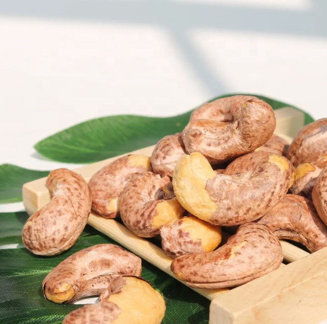 Wholesale Premium Whole Cashew Nuts Roasted or Raw - Image 2